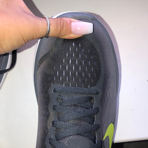 Nike women’s Flex running sneakers - Picture 5 of 6